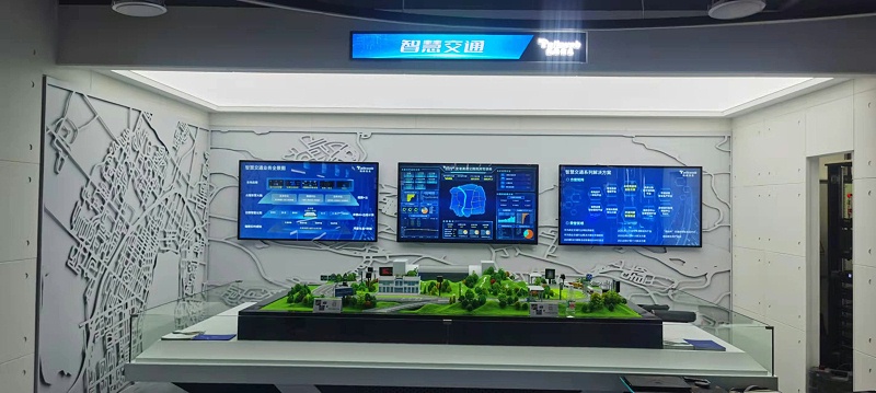 中億睿65寸拼接智能開合聯動屏打造數字企業(yè)化展廳